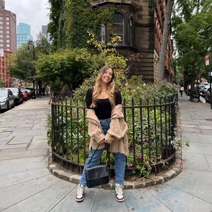 Meet your Posher, Rebecca